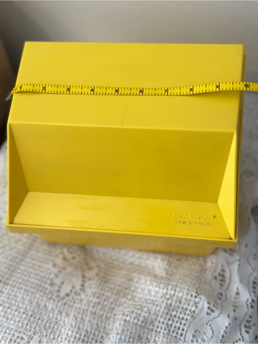 Vintage Betty Crocker Step by Step Recipe Card Collection in Yellow Box